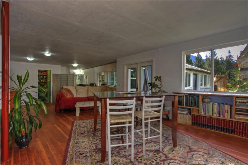 Living room/dining room combo