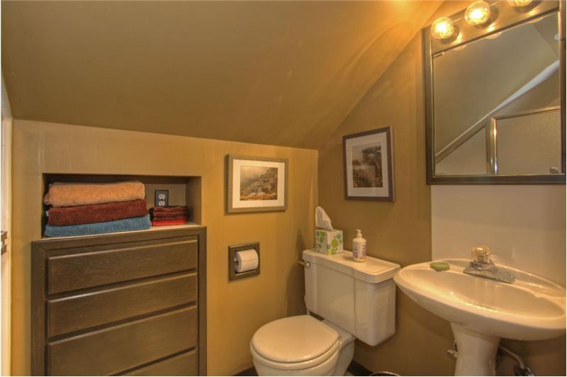Upper Level .75 Bath.
