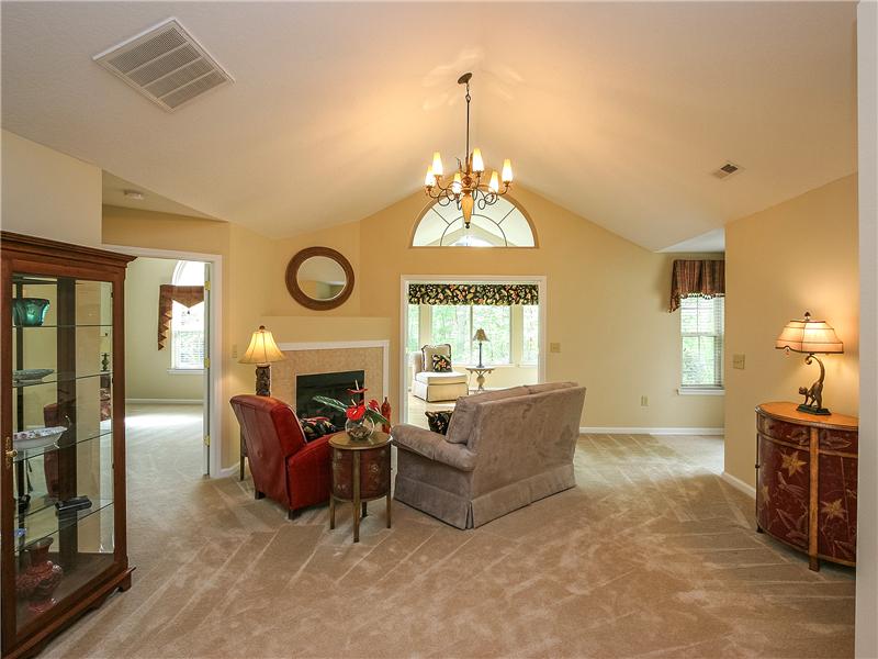 Palladian windows and upgraded light fixtures