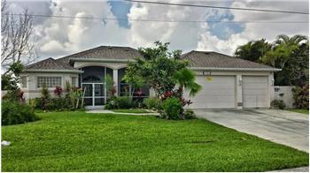 Primary listing photos for listing ID 389821