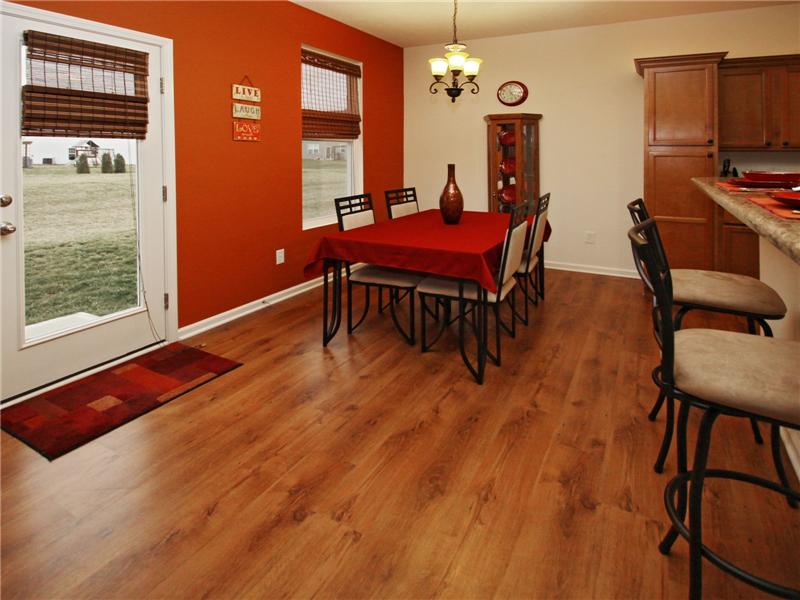 Breakfast area with breakfast bar