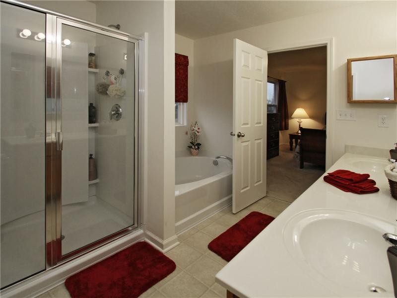 Master bath garden tub, sep shower & double sink vanity