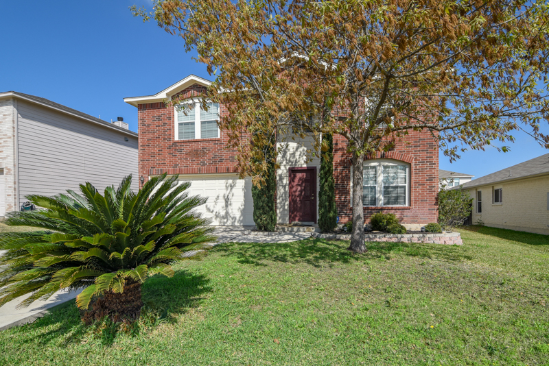 Welcome Home to 140 Hidden Cave in Cibolo!