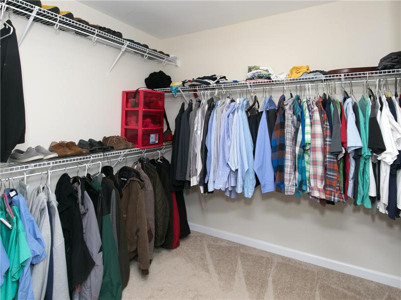 WALK-IN MASTER CLOSET