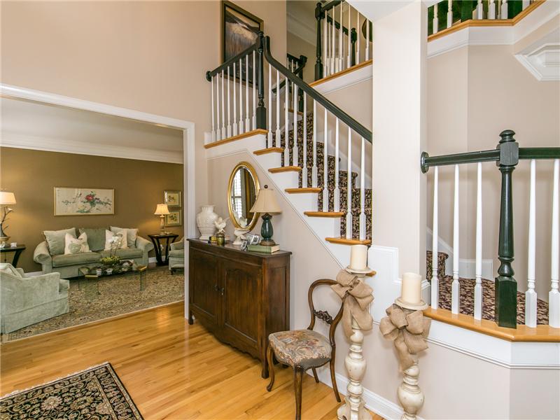 DRAMATIC TWO STORY FOYER 