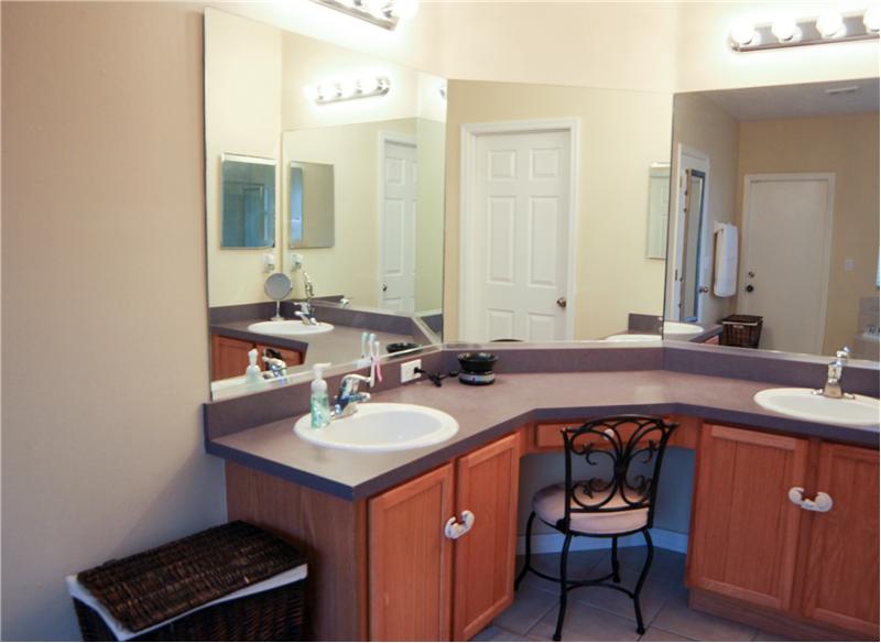 Mast Bathroom