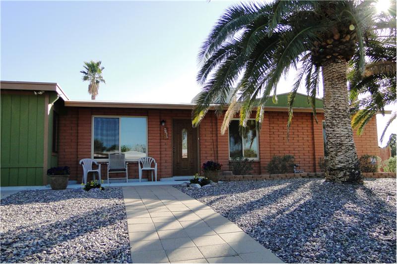 Low-Maintenance Attractive Front Yard