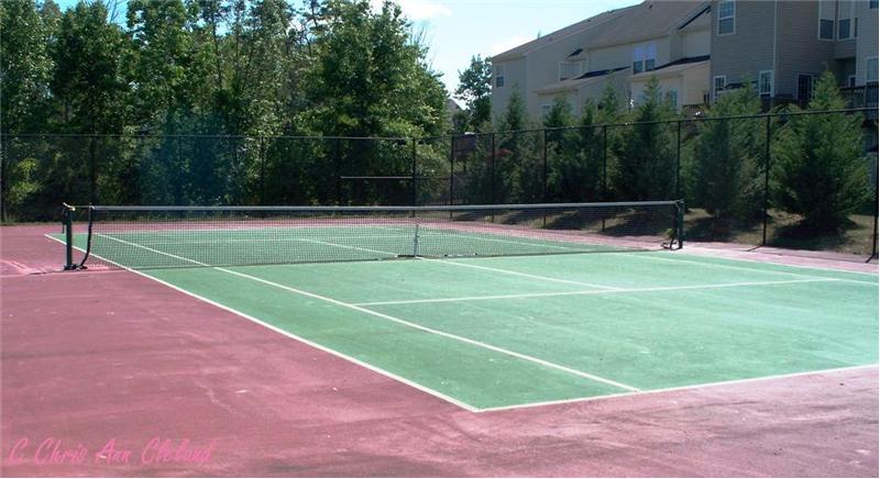 Mutlple Tennis Courts in Braemar