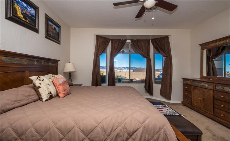 Master Bedroom pic 3