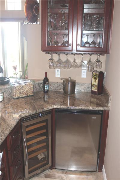 Wet Bar, Wine Cooler & Refrig