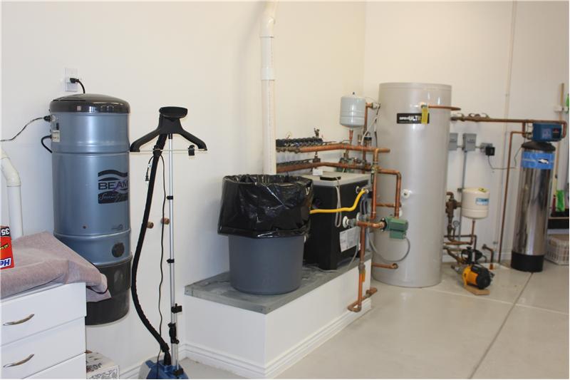 Central Vac, Zoned In-floor Htg