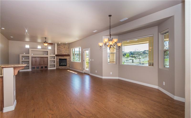 Formal Dining Area/Living Room