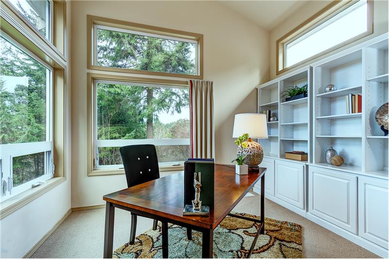 Built-Ins and Amazing Views of Sound and Olympics.